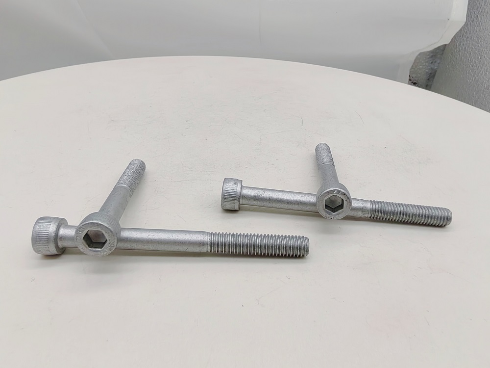 Vilka är fördelarna med hex socket huvudmaskinskruvar?